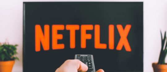 TOP 10 лучших сериалов Netflix для изучения французского.